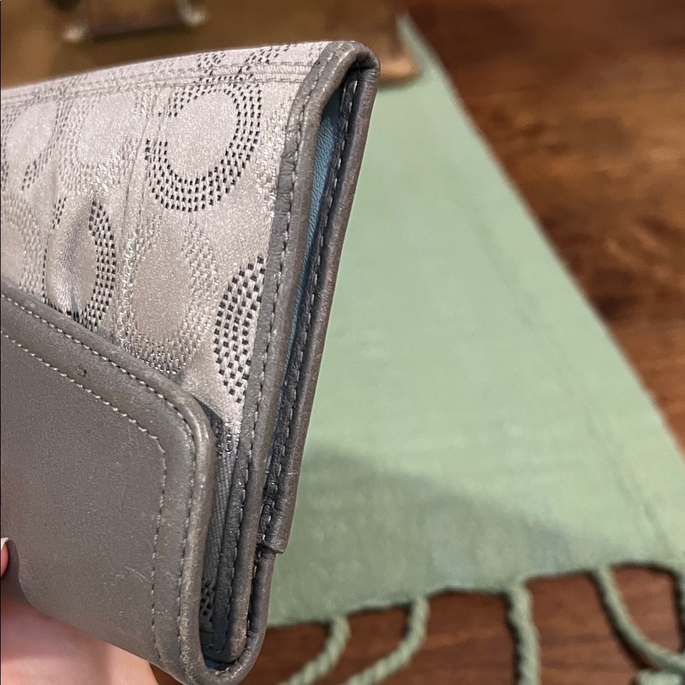 Coach Madison Dotted Op Art Signature Logo Patent Leather Wallet - Picture 11 of 11